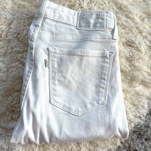 White Levi’s jeans